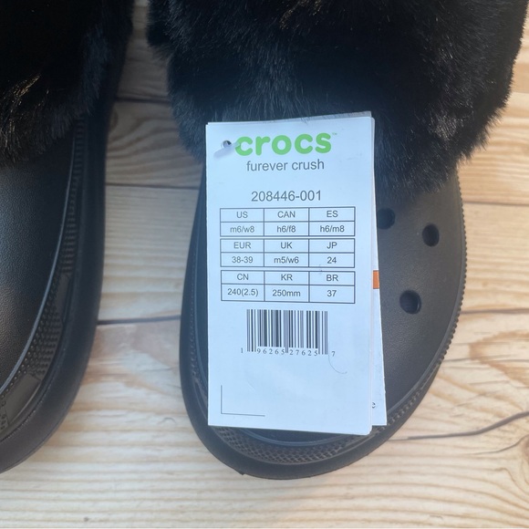 Crocs Furever Crush Fur Lined - Picture 16 of 16